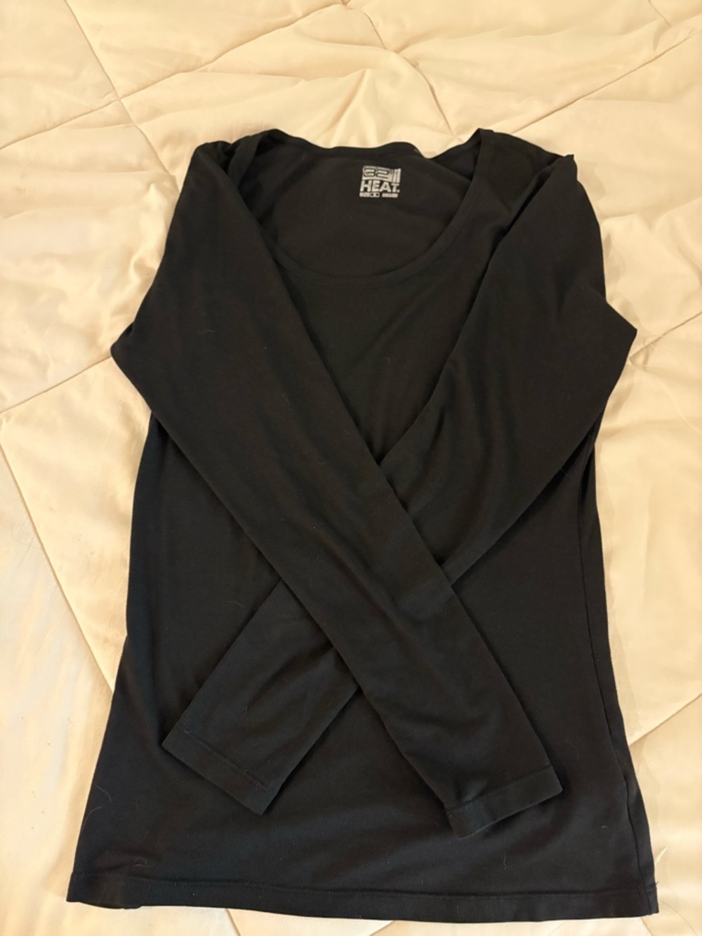 32 Degrees Women’s HeatTeach Black Long Sleeve Scoop Neck Top